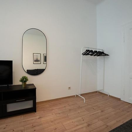 Lovely 1-Bedroom Apartment Next To Praterstern Viyana Dış mekan fotoğraf