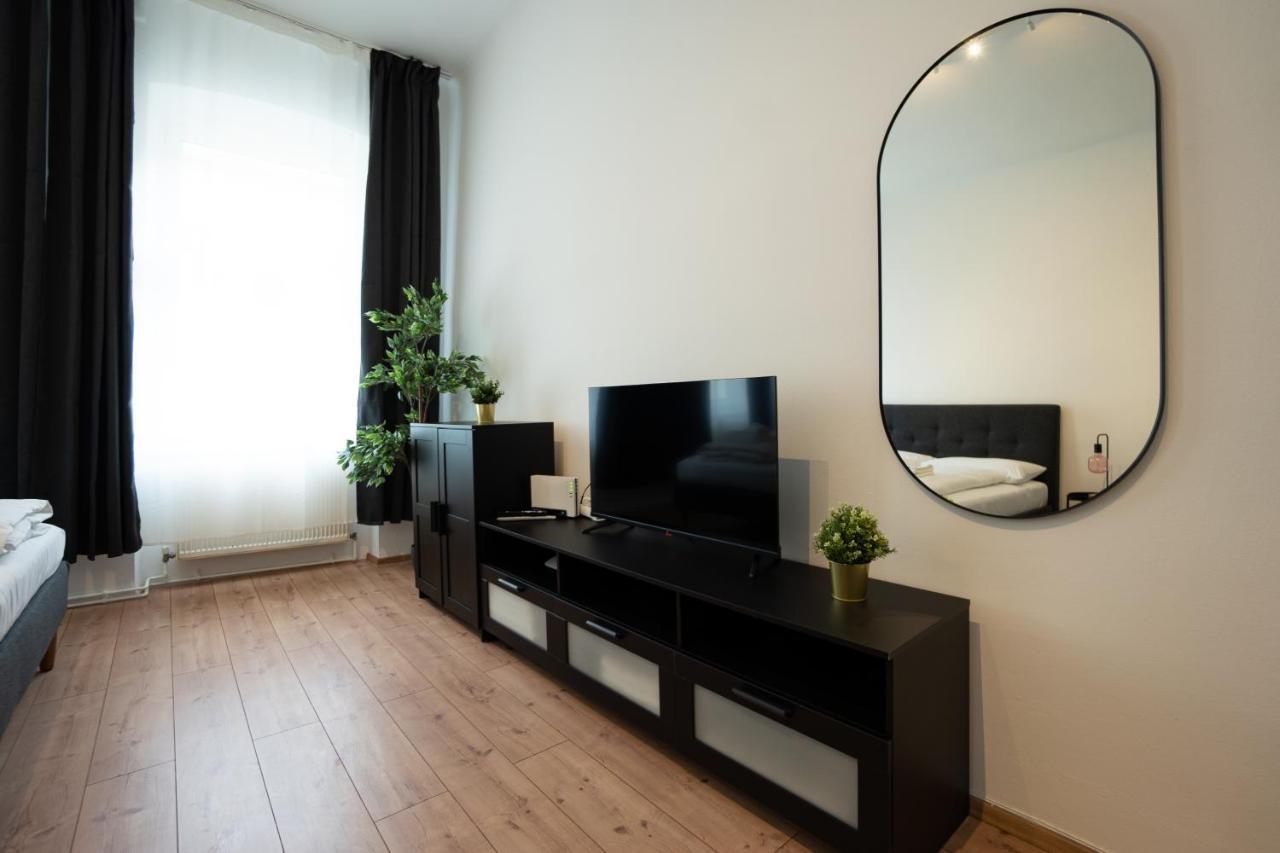 Lovely 1-Bedroom Apartment Next To Praterstern Viyana Dış mekan fotoğraf