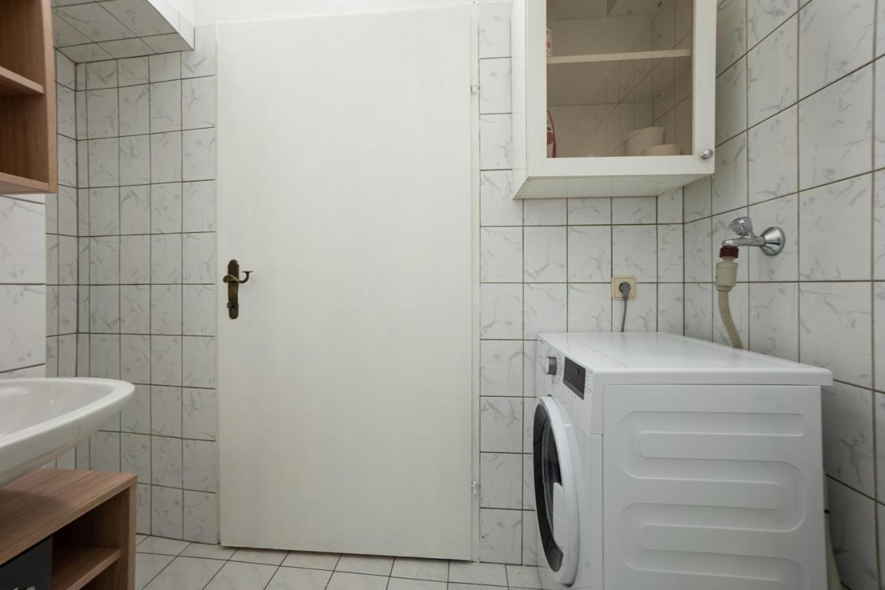 Lovely 1-Bedroom Apartment Next To Praterstern Viyana Dış mekan fotoğraf